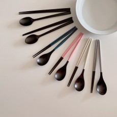 옻칠 숟가락과 젓가락 세트